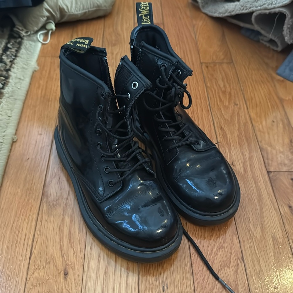 Black shiny doc martens boots size US 1 kids
